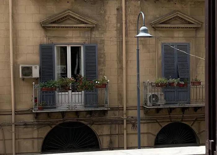 Hotel vicino al College: DonnaFrancaFlorio