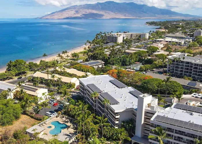 Hotel with pool: Aston At The Maui Banyan