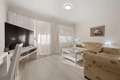 Apartment: Beautiful Inner City Fully Renovated Ground Floor Apartment With Attached Lock-Up Garage
