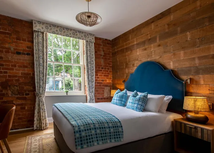 Pet Friendly hotel: Head Of The River