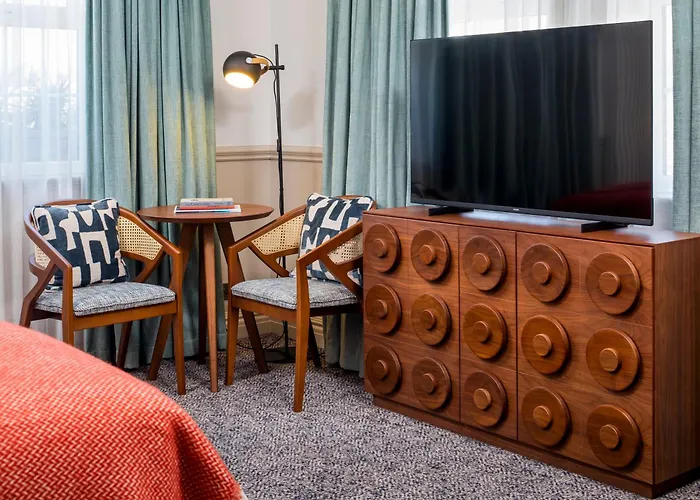 Hotel boutique: The White Horses By Everly Hotels Collection
