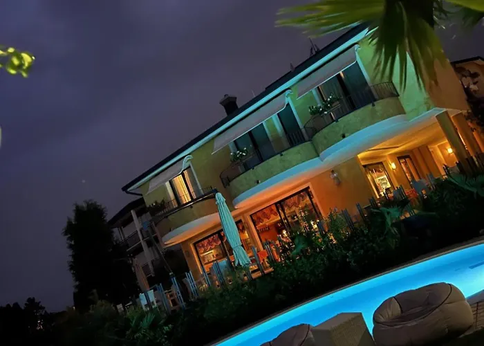 Hotel mit Pool: Hotel La Rondine