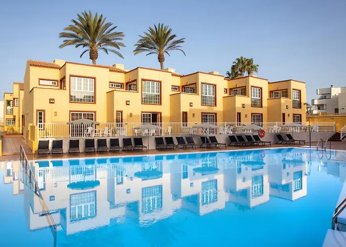 Hotel with view: Apartamentos Maxorata Beach