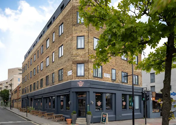 Hotel near College: The Camden Town Hotel