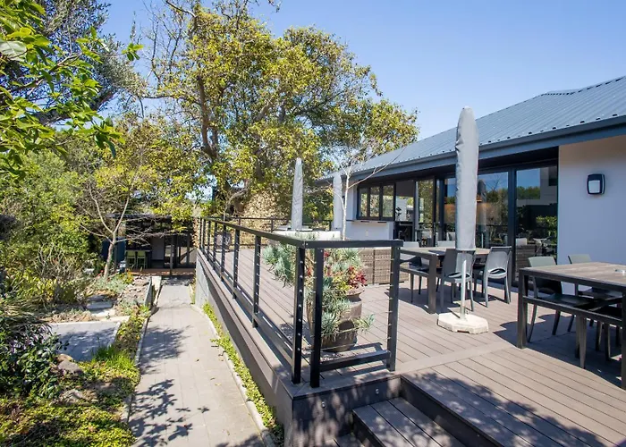 Coral Wood Self Catering Suites And B&B
