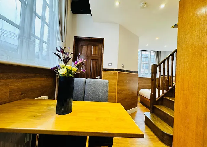 Pet Friendly hotel: Berkley Apartments