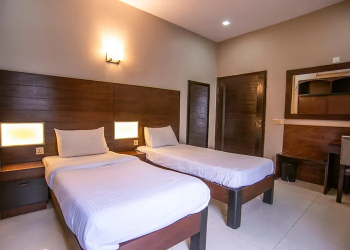 Guest house: Hillside Homes