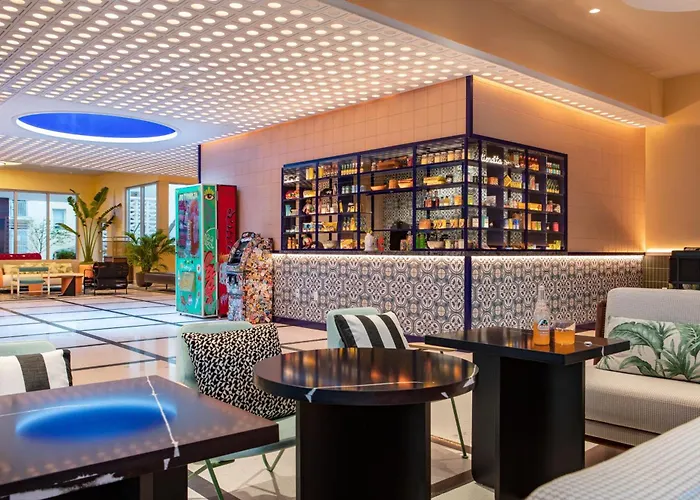 Pet Friendly hotel: Moxy Miami South Beach