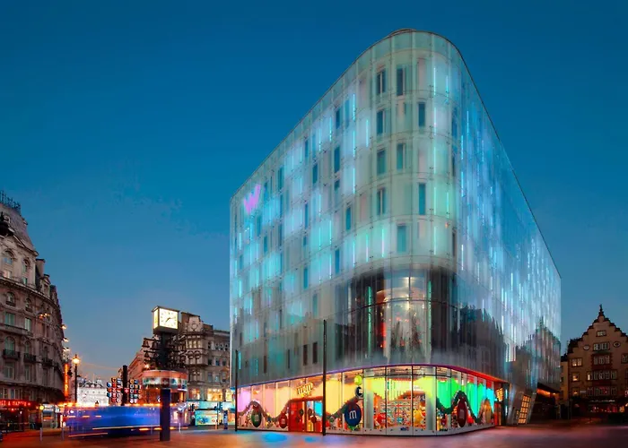 Romantic hotel: W London