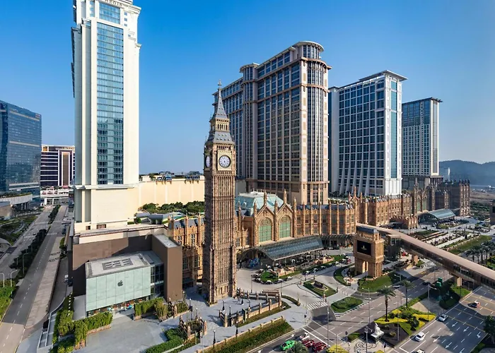 Luxury hotel only: St. Regis Macao