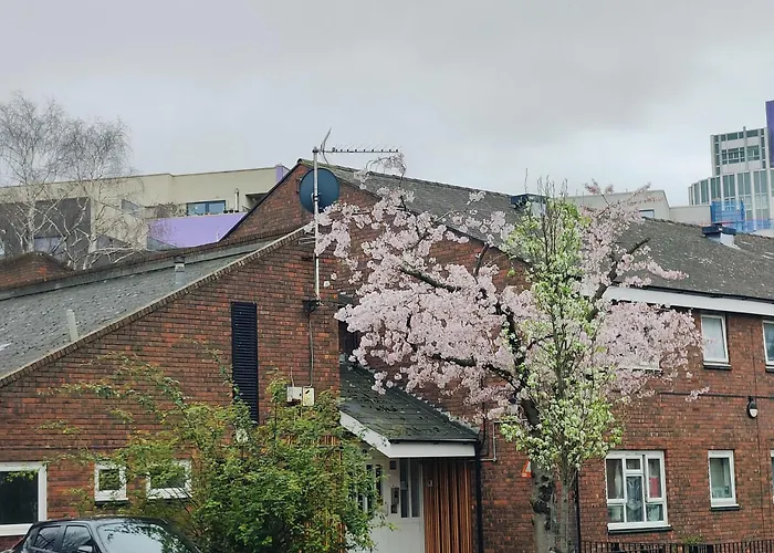 Clifton House O2 & Excel Rooms With Private Bathroom And Breakfast Option
