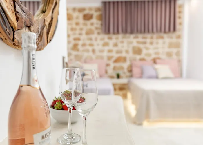 Hotel céntrico: Katerina Roza Studios - Heartfelt Hospitality In The City