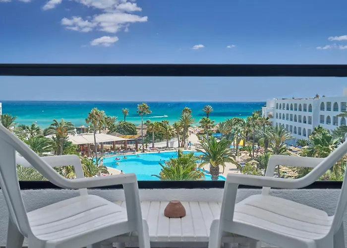 Hotel sulla spiaggia: Nozha Beach Resort & Spa