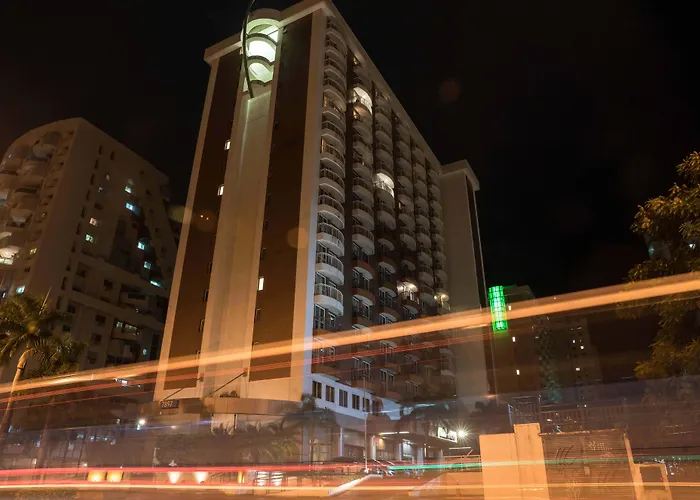 Hotel 4 estrelas: Plaza Barra First