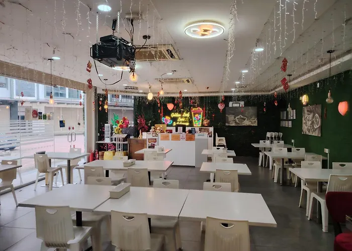 Golden Leaf Hotel Danga Bay