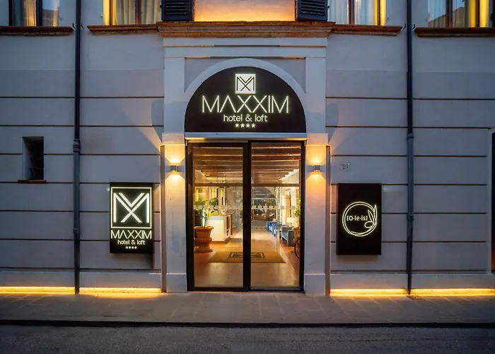  Maxxim & Loft