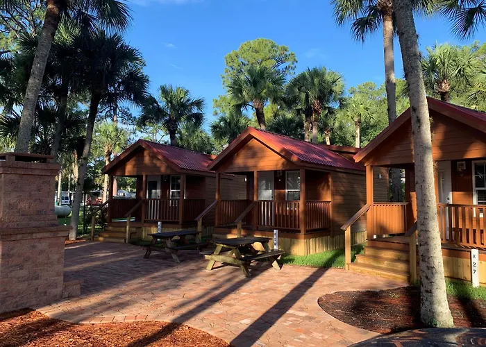 Beach hotel: Road Runner Travel Resort