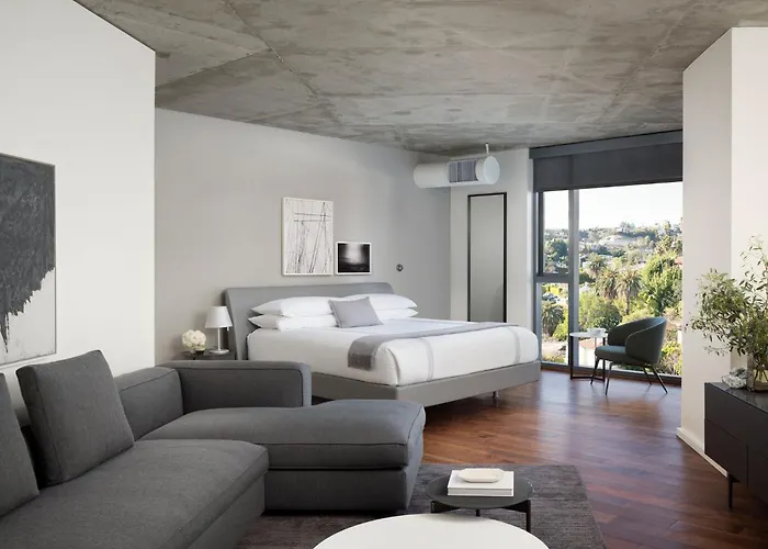 5 star hotels Aka West Hollywood