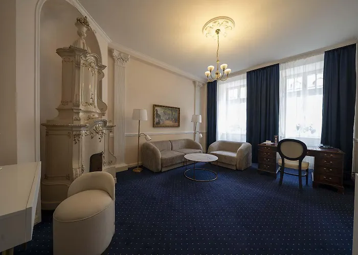 Hotel Embassy