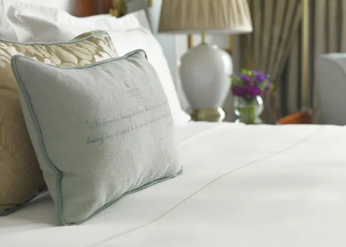 Shelbourne, Autograph Collection