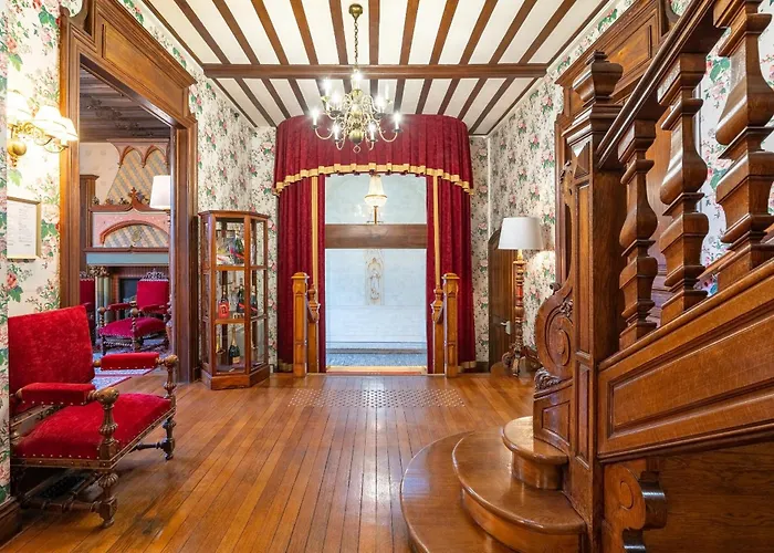 Pet Friendly hotel: Grand Hotel Des Templiers