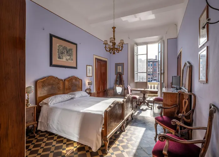 Сity center hotels Royal Victoria