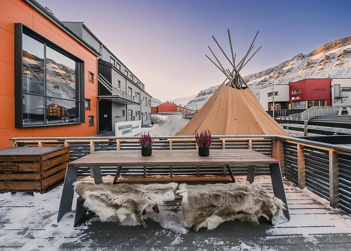 Svalbard Hotell | Polfareren