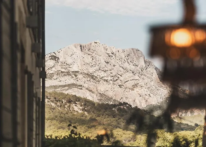 Les Lodges Sainte-Victoire Hotel&Spa Le Tholonet