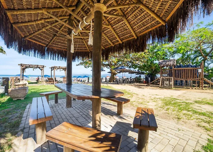 Hotel com vista: Pousada Conca di Mare - Festa de Reveillon&Ceia de Natal - Pé na areia