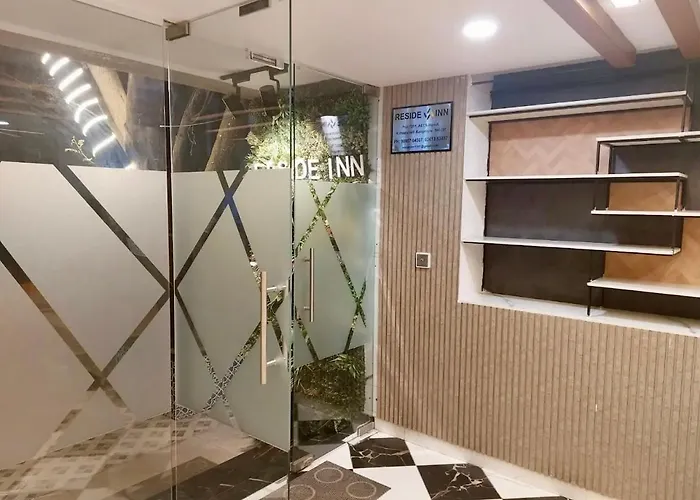 Pet Friendly hotel: Reside Inn