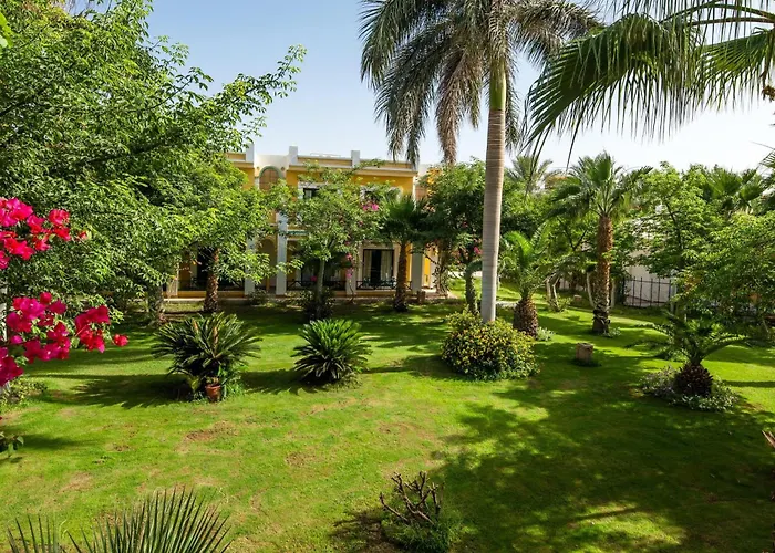 Hostgool Beach Chalets Mirage Bay Resort & Aqua Park