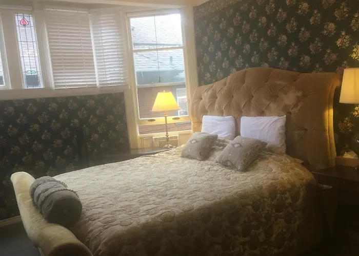 B&B only: Haterleigh Heritage Inn
