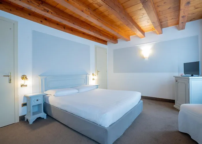 Hotel barato: Alla Corte Rossa