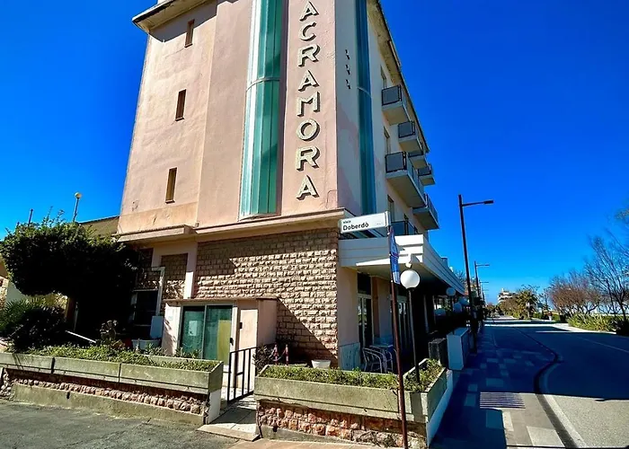 Hotel con vista: Hotel Sacramora