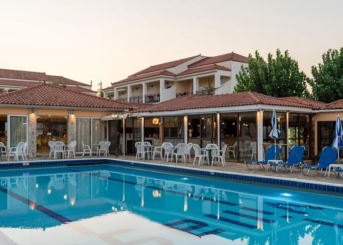 Village Inn Studios & Family Apartments