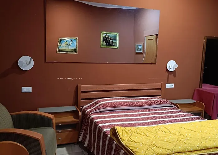 Airport Hotel: Naples Garibaldi Station