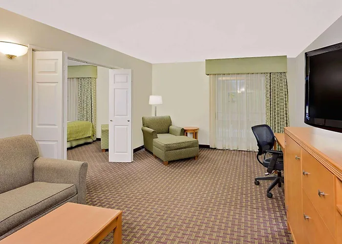 Ramada By Wyndham Marquette