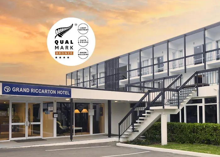 In Luxury hotels Grand Riccarton