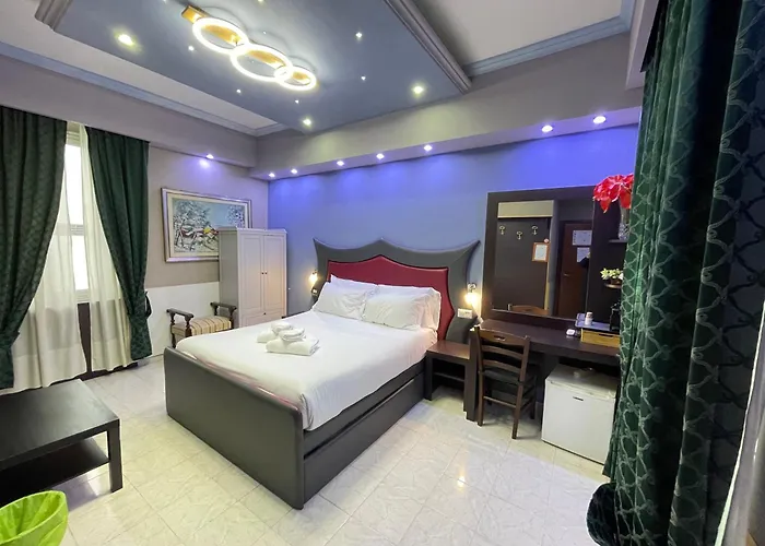B&B: Gold House