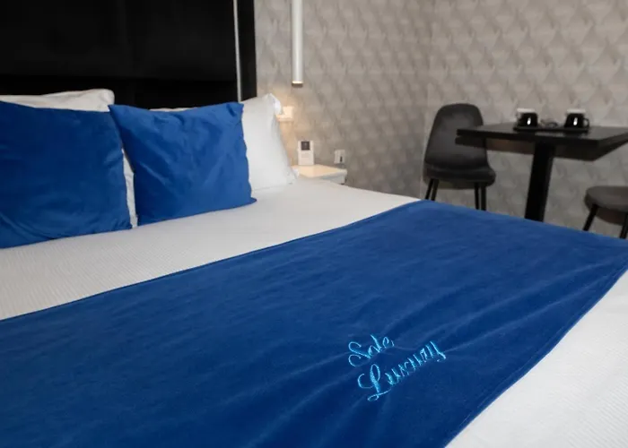 Hotel Jacuzzi: Sole Luxury Bed And Breakfast