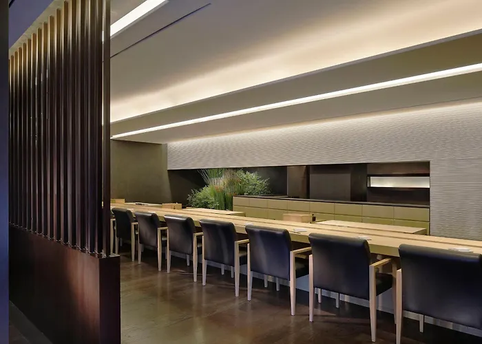 Hotel with pool: Westin Josun Seoul Hotel