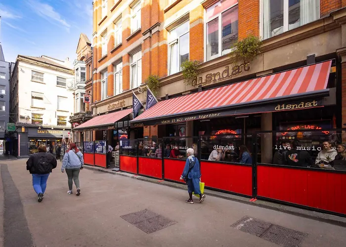 Airport Hotel: Rezz Temple Bar, Dublin