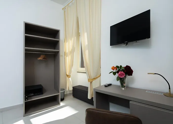 Alida Rooms