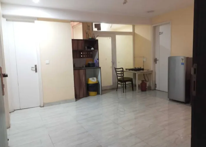 Nuab House - Near Fortis, Max, Medanta, Paras Hospitals And Huda Metro