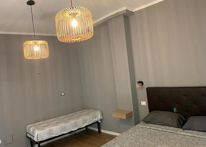 Hotel all'aeroporto: Riva Reno 4 Rooms