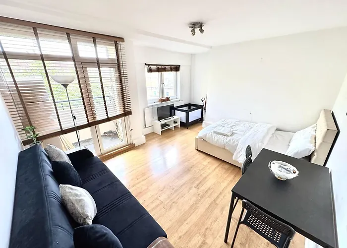 Central Rooms Ec1V