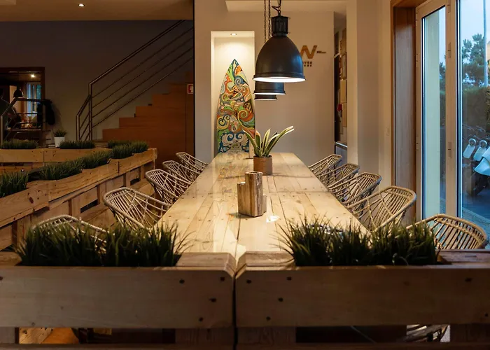 Hotel de praia: Golden Waves Surf And Yoga Lodge Furadouro