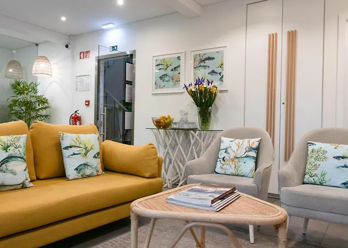 B&B only: Avenue 41 Guest House