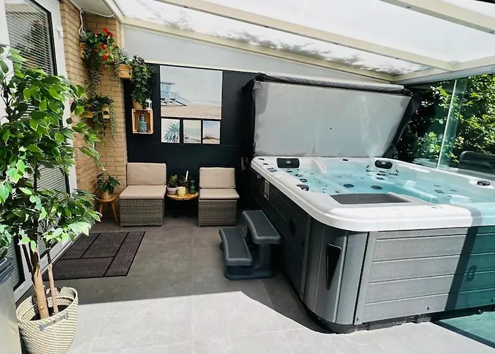 Modern And Luxury Vacation House, Private Jacuzzi