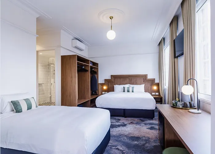 The Lakes Hotel, Rosebery